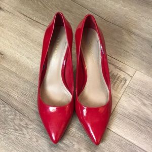 BCBG heels red